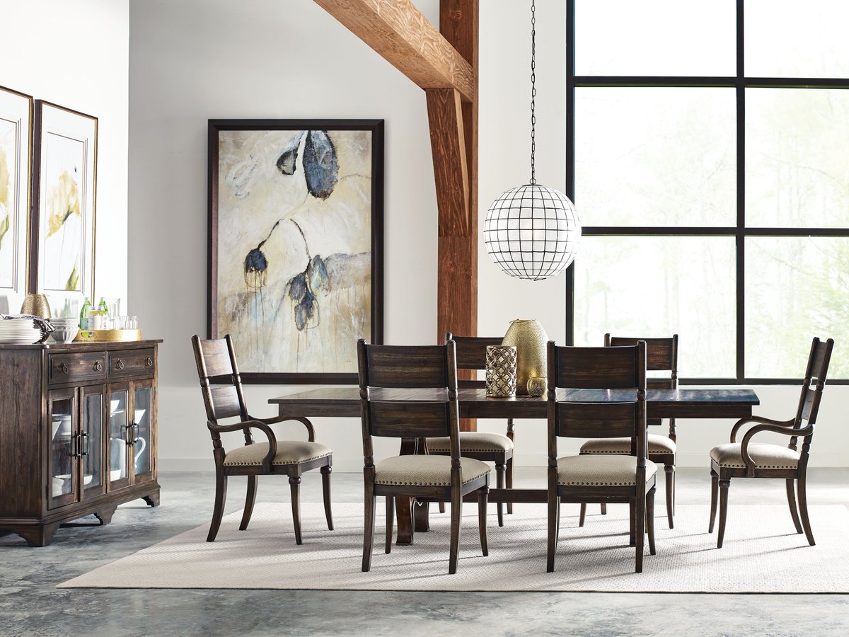 decdenkristy's tweet photo. Describe this space in one word.

#DecoratingDen #TheDen #InteriorDesign #HomeDecor #LIVVHomeCollection https://t.co/jz2uMol2Is