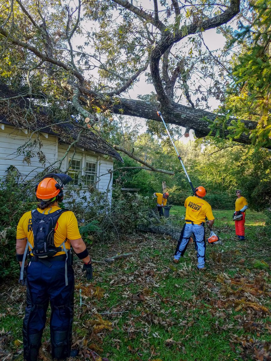 GFCFlorida's tweet photo. This year, the #GFCDisasterRelief Team was launchedThey rolled up their sleeves to help those around them. It's often our small acts of obedience that make a big difference. Read more about this on the GFC florida app in the stories section.
.
#GFClookingback
#GFCyearinreview https://t.co/UXLVQzIY6J
