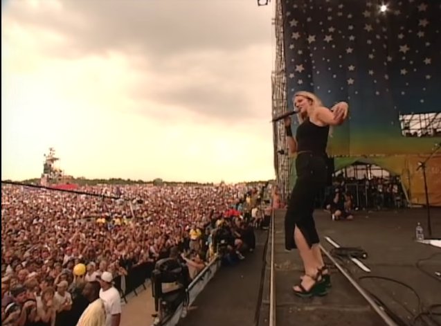 who is responsible for the jewel reign not lasting forever? shes out here dressed like master of puppets era james hetfield but with capris and an sensible emerald heel with 200,000 people fully enraptured by her grace. is it kurt loder? no one man should have all that power imo.