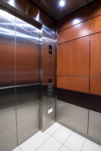 ME_Elevators_US's tweet image. Our #MRL elevators at Extron utilize a gearless #TractionMachine located in the hoistway. Did you know that machine-room-less #elevators are most commonly seen in hotels, apartments, mixed-use buildings &amp;amp; commercial offices? mitsubishielevator.com/contact_us