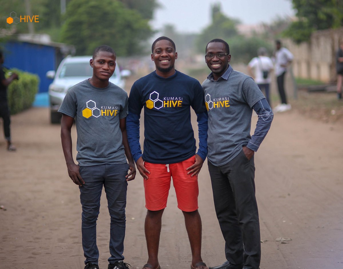 KumasiHive's tweet image. Boot[Woe]Camp day 1 in pictures. This is a french Technology fair at @woelab in Lome, Republic of Togo. Over the next few days, various exhibitions and workshops will be organised to boost technology and train people in various field. 

#KumasiHive #Woelab #DoniLab #Blolab