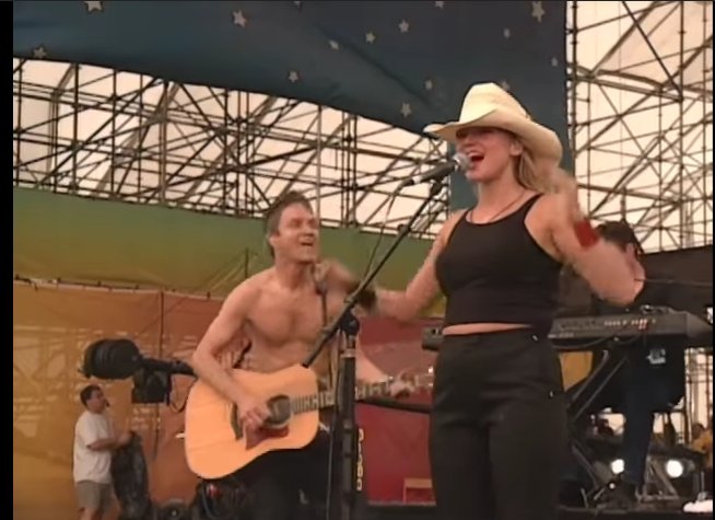 holy fuck, jewel playfully put on her guitar players hat and then transitioned from like "cute lol" to "OH WOW SHES HAVING LIKE A COUNTRY MOMENT" effortlessly. showmanship on another level. marry me jewel!