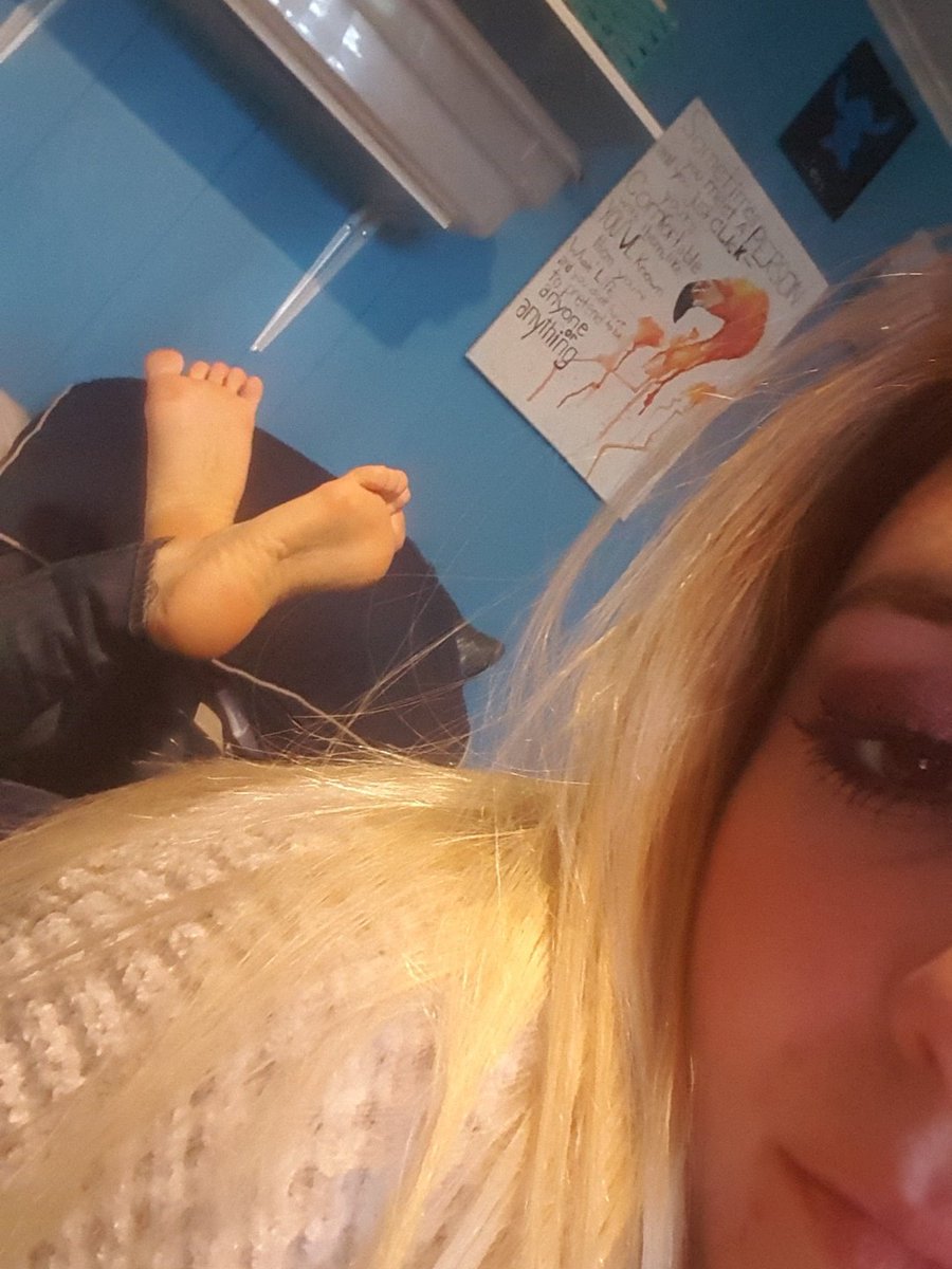 RaeRae85691317's tweet photo. Devine feet #footfetish #footworship #footfetish #footgoddess #feetfetish #feetworship #feetlicking #toes #socks #boots #ballspreader https://t.co/oResxYETSt