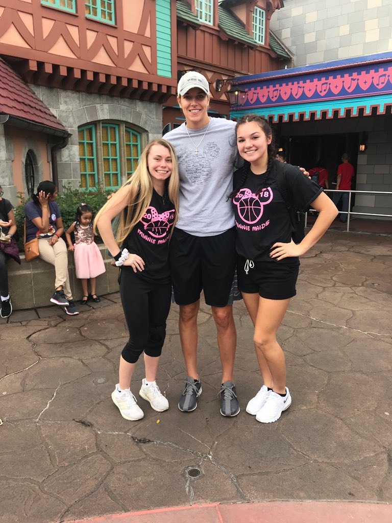 Minutemaidbball's tweet photo. When you spend the day at the happiest place on earth π°, play the greatest game on earth π, and run into the greatest WNBA on earth βΉπ½ββοΈ@De11eDonne #dayiscomplete @twppride @SuperintendWTPS @WTHS_Athletics @_KSAEvents https://t.co/3oUGXJht3C