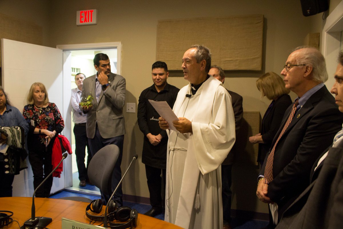 RadioMariaUSA's tweet photo. Radio Maria USA officially opened a new studio in Houston!
read more here https://t.co/VZcg5eaOJd
#catholic #radio #catholicusa #Mary #Jesus https://t.co/4QC7tdZ8fK