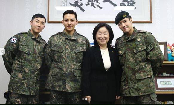 skhaneuly's tweet photo. May 19, 2019. 142 days more to go💃🏼 #강하늘 #KangHaNeul https://t.co/xVGxVqKQ8s