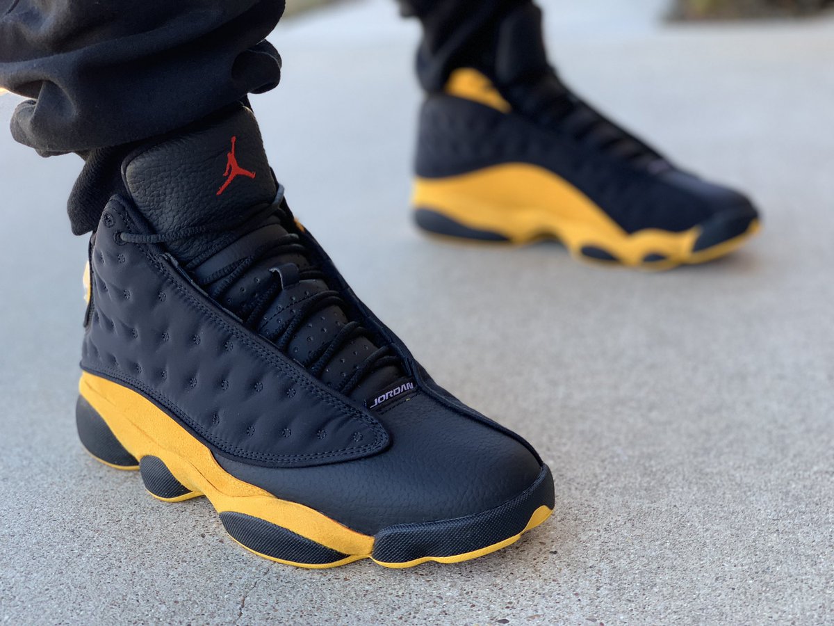 melo 13 on feet