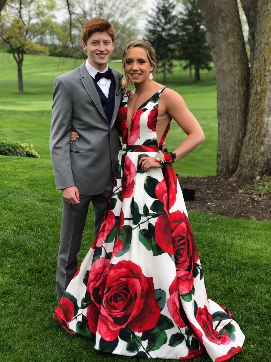 johnharnen's tweet photo. Happy early birthday liz @liz_quarin I hope 19 treats you well 🥳❤️ ily https://t.co/vIkuELUq3r
