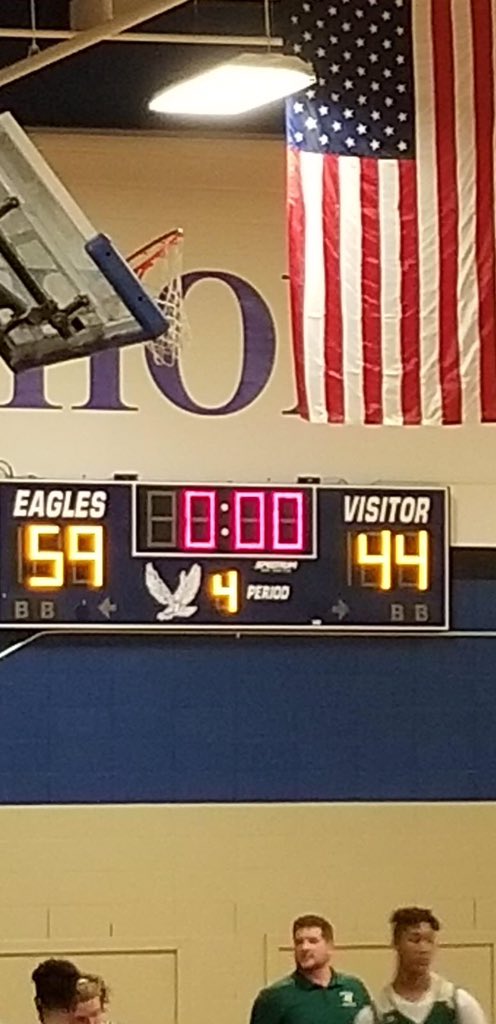 SoHoBasketball's tweet photo. Another good win tonight at the Barbers Hill Gulf Coast Classic,      SoHo 59 Woodlands Christian 44. Play in the Gold Bracket tomorrow 11am at the HS Competition Gym. Come out and support SoHo Nation. #ForYouForMeBELIEVE #SoHoNation https://t.co/h3pkUxgjQg