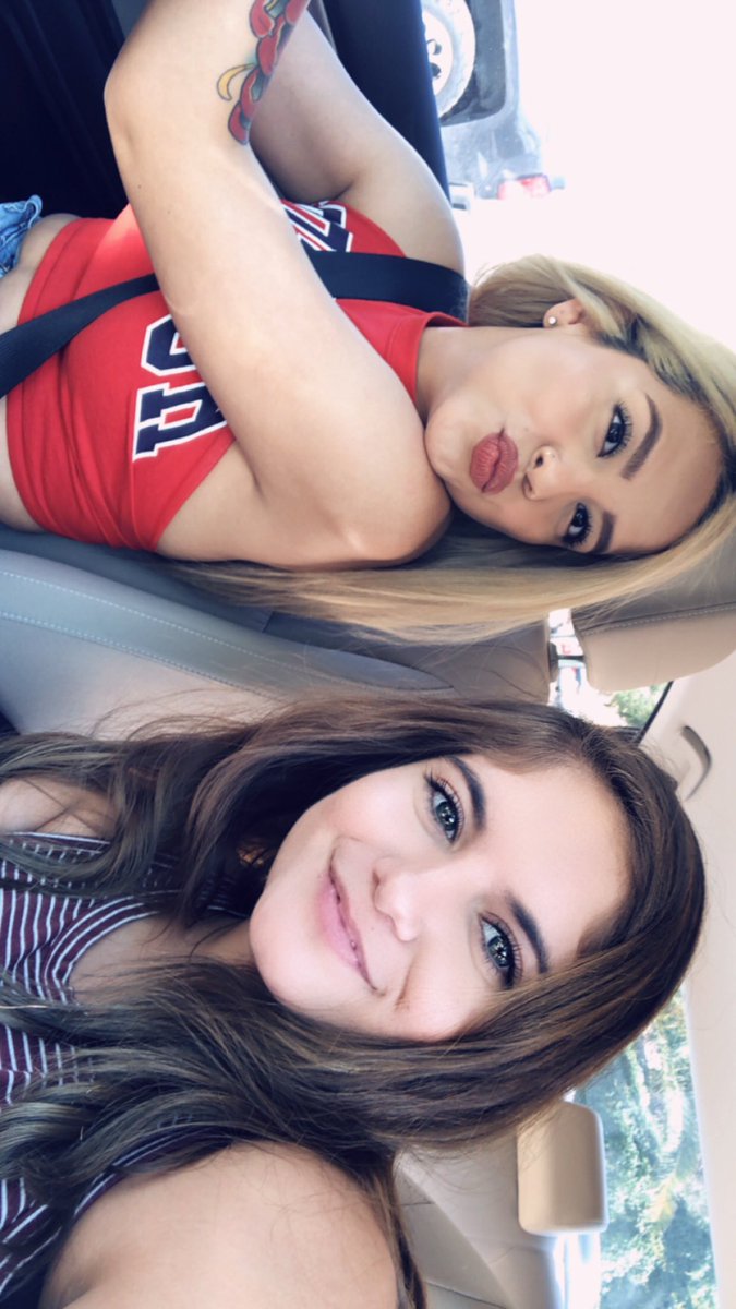 julianana_3's tweet photo. been through every hair color together 👯♀️ luv u bff 💙 #thisaforeverthing ⚓️ https://t.co/Q8dQqWCEmP