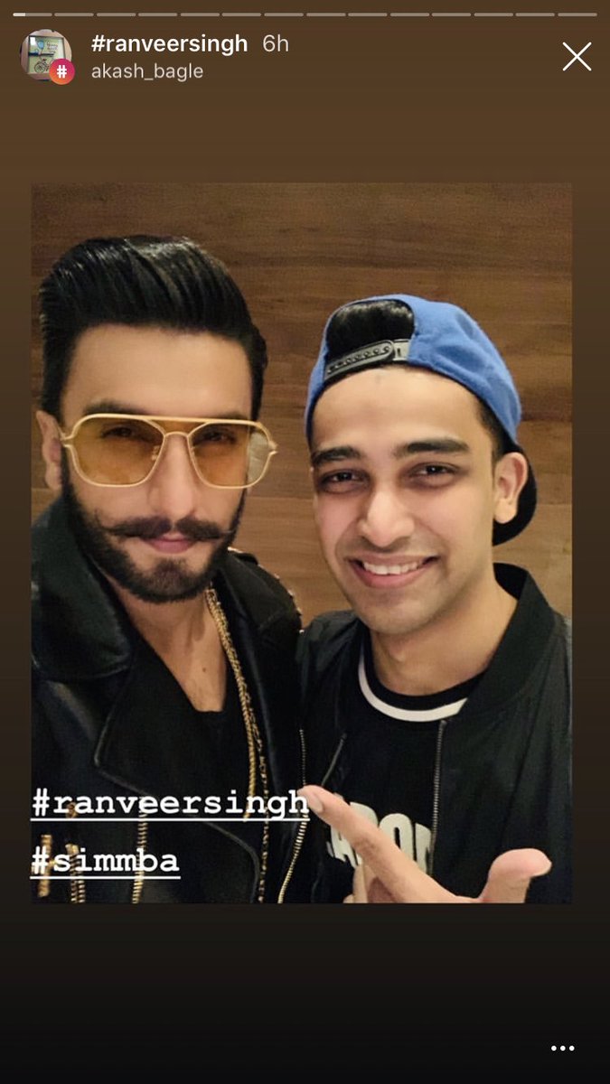 RanveeriansFC's tweet photo. PICs #7 Bae with a lucky fan ❤️ #SimmbaToday #SimmbaInCinemasToday https://t.co/rpkzFFjE86