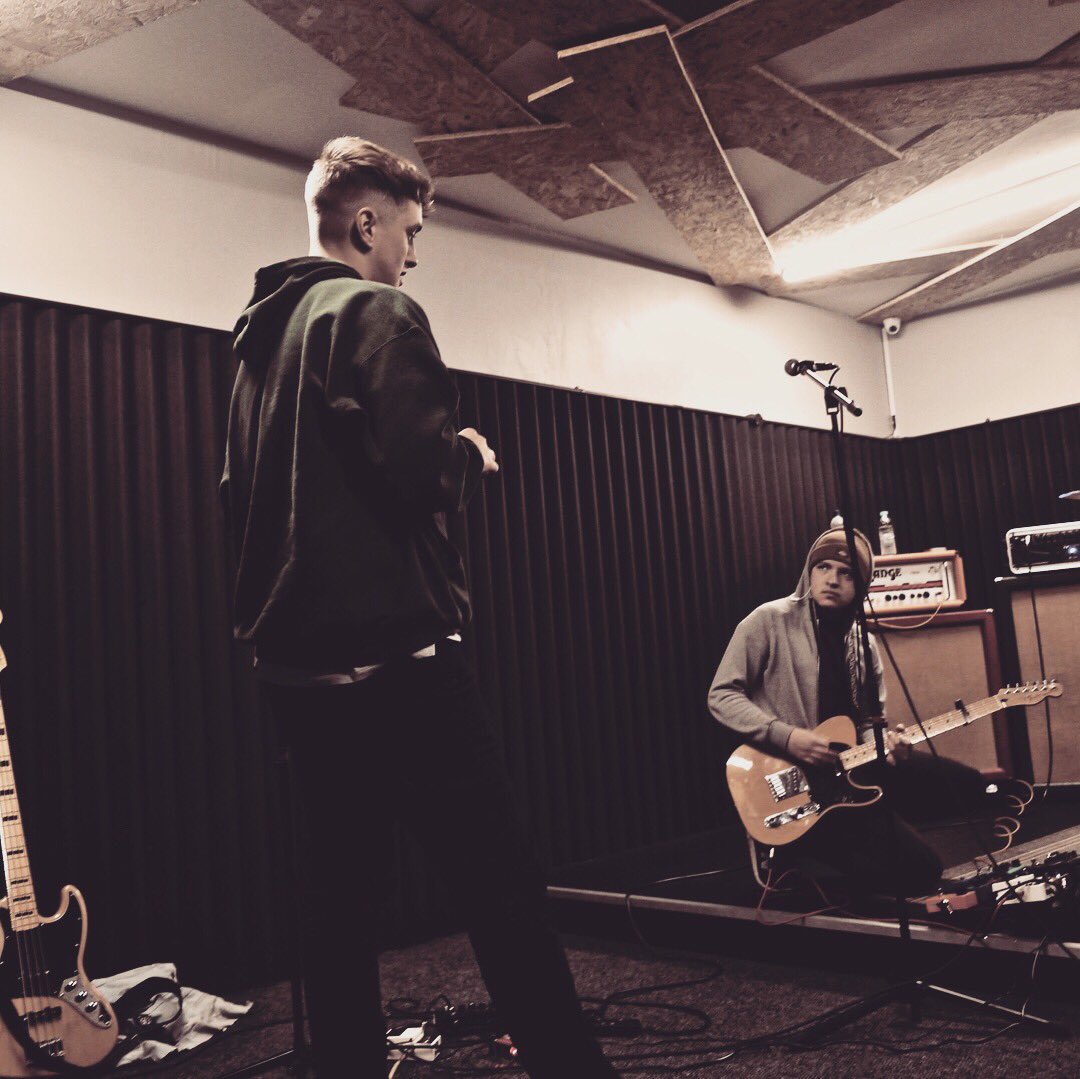 Ancalibis's tweet photo. We’ve been back rehearsing over the last few months at @muthersstudio, shout out to them for being top-class guys! #newmusic #bringon2019 #digbeth #brum #bouncingback #alternative https://t.co/OiJ6G2rvwS