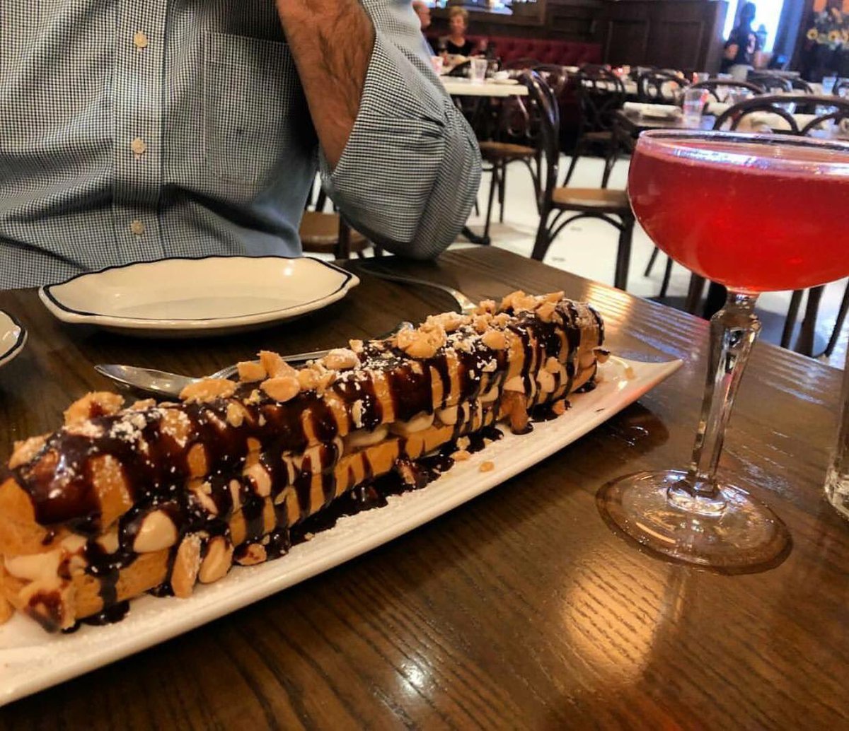 TheFrenchBR's tweet photo. Come for lunch and stay for dessert. #eclair #signaturedish #naplesbrasserie #lighterfare #casualdining #5thavesouth https://t.co/K7s9XqEu4z