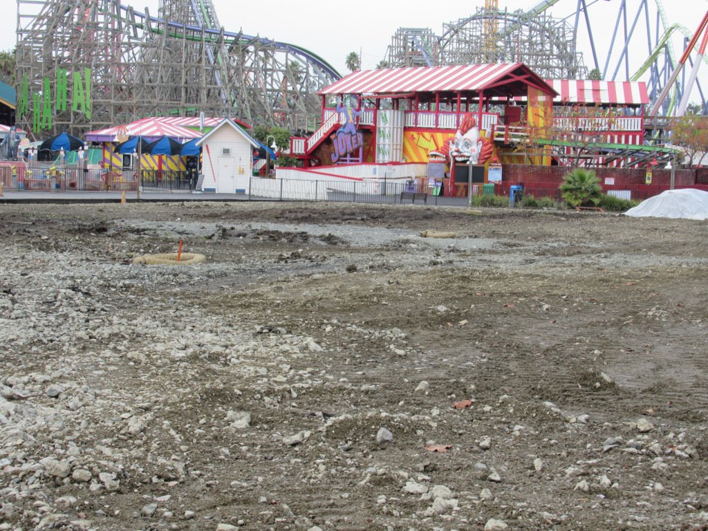 GACoaster's tweet photo. Batman The Ride Construction Update 12/22/18 https://t.co/41fjlZzexK https://t.co/7fkuedocXn