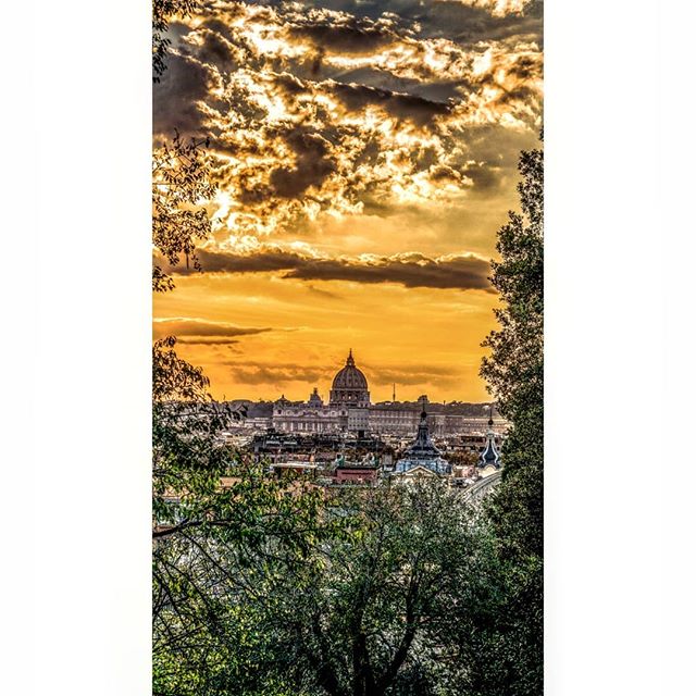 Reposting @globetrotterandy:
Yet another amazing sunset in this beautiful city 🌇🏛📷
___________________________________
#sunset #lazymood #cityscape #warmtones #photooftheday #igphotography #rome #roma #italy #ig_italia #topitalyphoto #bellaitalia #bellacitta #italian_places