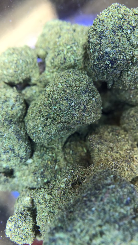 We have MOONROCKS 😁 #greenhealthclinic #edmond #oklahoma #moonrocks #familyownedandoperated #strains #gorillaglue4 #whitewidow #tahoeog