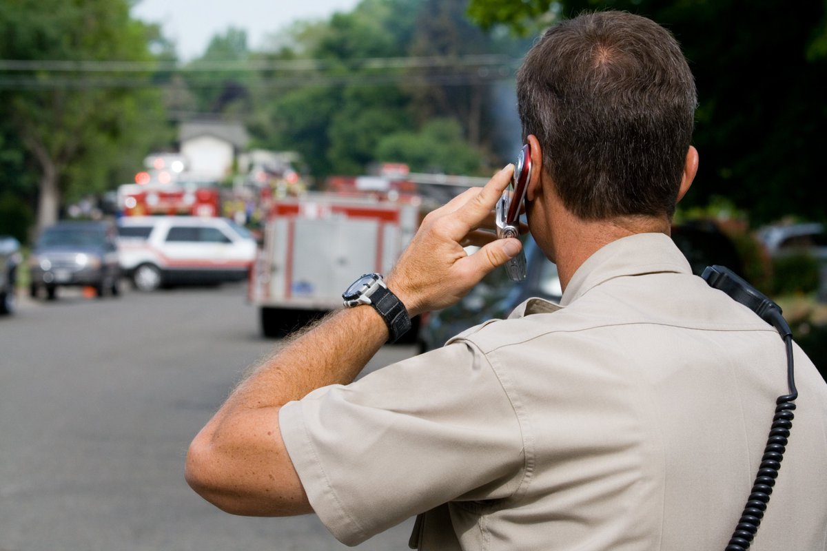 DRToday's tweet image. A disaster plan should be organized and concise. Too much or too little detail can cause confusion and chaos. ow.ly/5t7z30n40wK #insurance #disasterplan #emergencykit #preparedness #prepper