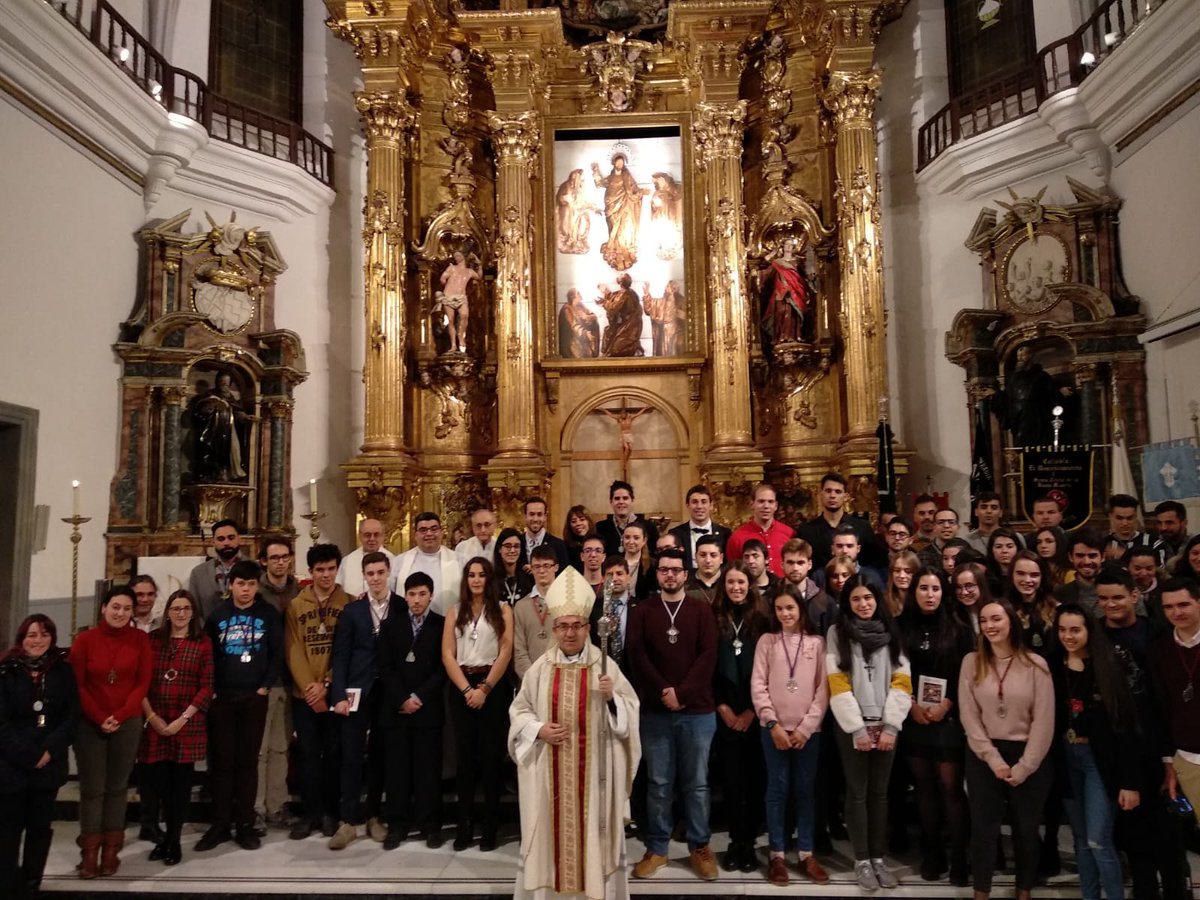 Un año más celebramos la eucaristía de nuestro patrón San Juan Evangelista, D Luís Argüello obispo auxiliar de <a href="/archiValladolid/">Archidiócesis de Valladolid</a> preside la eucaristía, acompañado de una nutrida representación de jóvenes de las cofradías vallisoletanas.