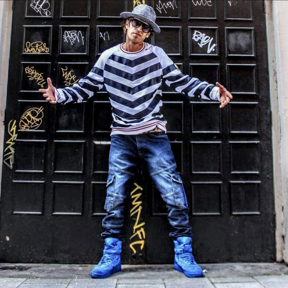 custom_records's tweet photo. Get ready for the TALENTED @DREWEDGHILL HEADLINING THE INDIE ARTIST INVASION TOUR IN SUMMER 2019.. #drewedghill #harlem6 #IAIT #customrecords #eastside #tour #indie #artist #classyboyz #rockstarcrew #rockstar #newage #wutang #harlem6 https://t.co/4m9muT05Vp