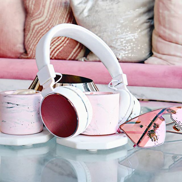 myhypergear's tweet photo. Do You Hear What I Hear?

OK, so I'm asking that a little late... but the answer's probably still "no." 'Cause with my Wireless Gift Set-- headphones, earbuds and portable speaker-- I can still hear my awesome playlist in sweet, clear stereo, no matter where I am or what I'm… https://t.co/CeETsWvaZq