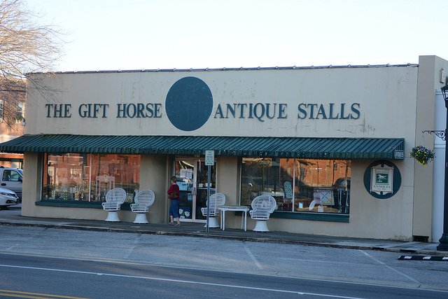 RT @VisitFoley: You'll finds all kinds of unique treasures with this #FoleyShopping itinerary! ow.ly/YnEO30n2mS0