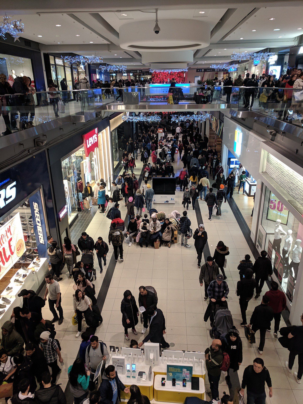 skechers eaton centre