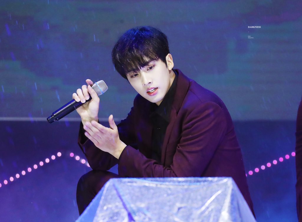 seongarchive's tweet photo. 181005 © darkness https://t.co/5KSKajA6az