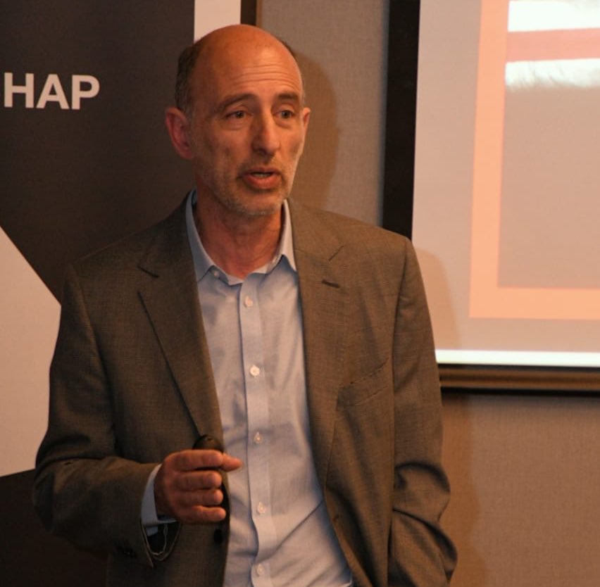 El comercio electrónico, la inmigración, los nuevos tipos de empleo como Uber y la automatización son algunos de los factores que marcarán las tendencias de consumo en 2019, dice el economista <a href="/georgelever/">George Lever</a>.