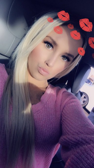Birthday on the 31st who wants to party with me 🤩 https://t.co/J7Hpv1Ekpl<a href="/tag/newprofilepic"class="tags"><span>#newprofilepic</span></a>