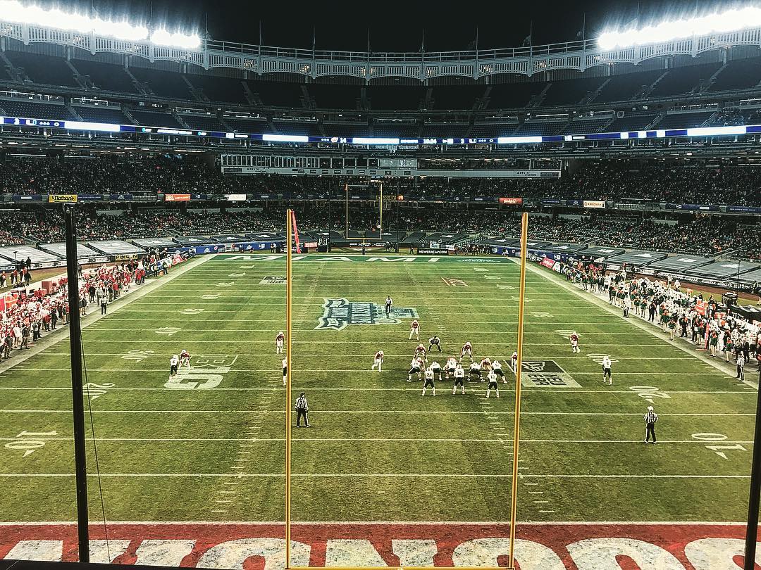 EmptySeatsPics's tweet image. Announced crowd of 37,821 for the 2018 New Era Pinstripe Bowl. #TicketsDistributed (last two: bit.ly/2SmOoqJ + bit.ly/2CBEFaF)