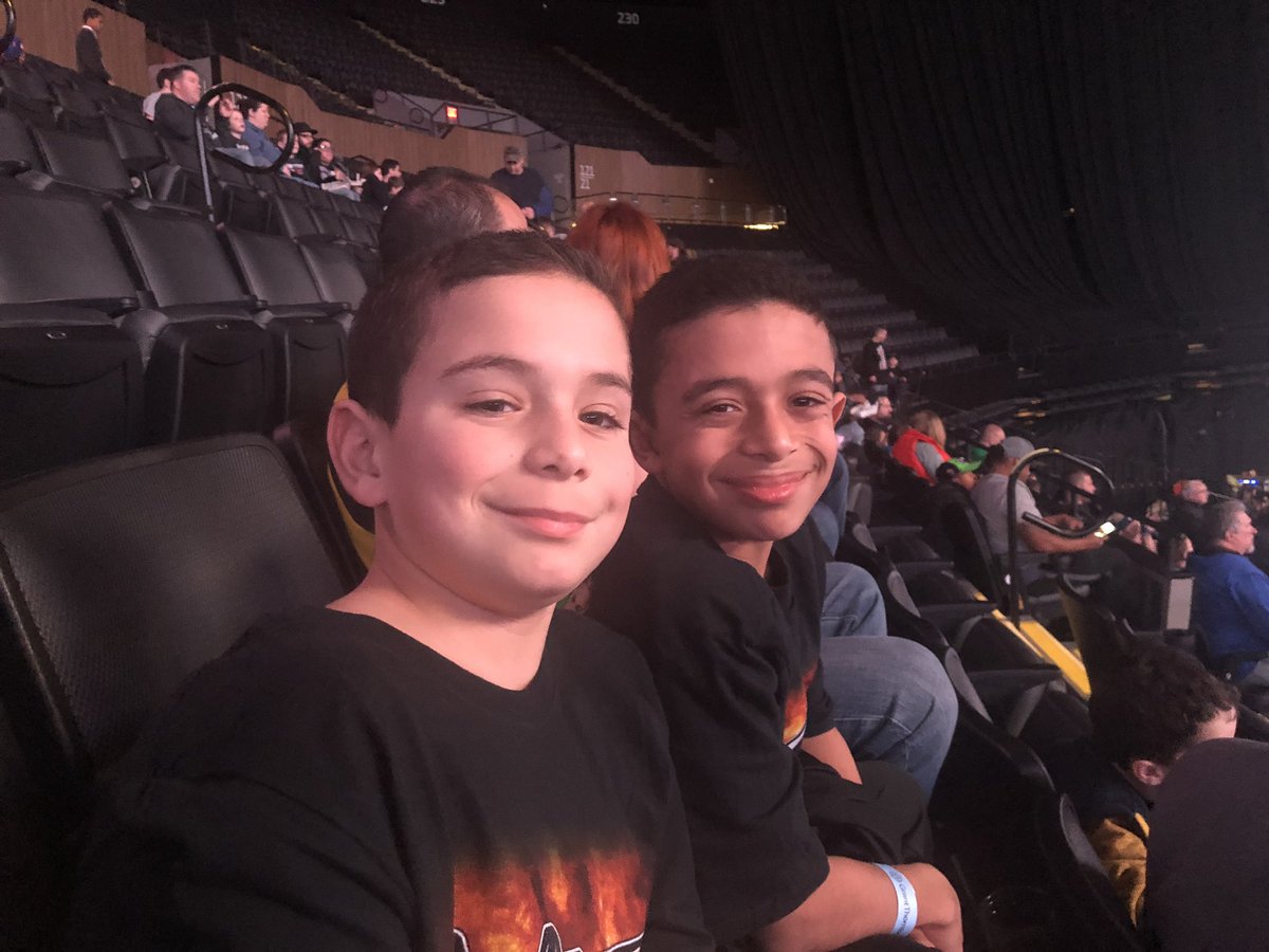 MONAZ305's tweet photo. #WWEuniiondale 1st time https://t.co/Mix55d8ivP
