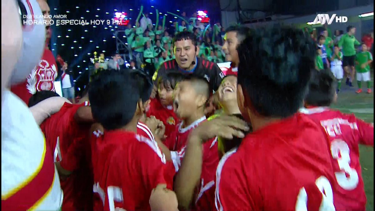 Combate_ATV's tweet image. 🎊¡El futuro del fútbol peruano!⚽🇵🇪 'Academia Cherry' fueron los campeones en Goleadores🏆🎊 Sigue la señal EN VIVO ► bit.ly/1FbDTrs | @atvpe