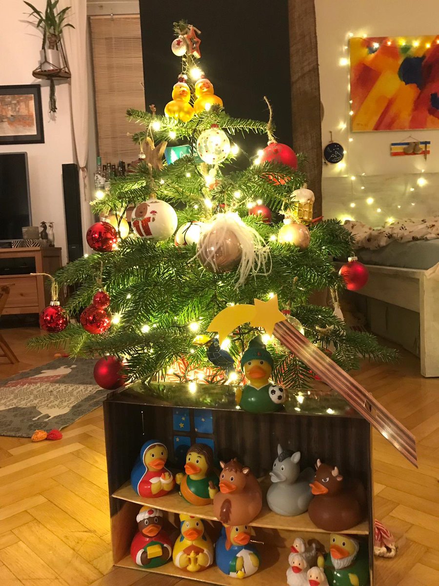 WandererDuckies's tweet photo. I believe in the magic of christmas - #TBT to an amazing 2018 ducky christmas celebration! 

🐣🎄🐣

#Christmas #ChristmasEve #Christmas2018 #MerryChristmas  #travel #wanderlust #rubberduck #couplegoals #wingstowings #celebration #crib https://t.co/gBs7KSgATJ