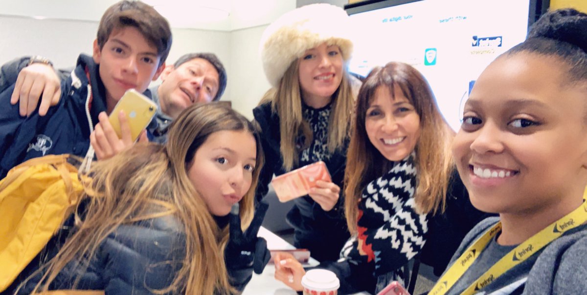 HGayle28's tweet photo. #SprintFam taking care of #SprintFam as our Fearless Leader @Chidalgosaez   &amp; his beautiful family😊 stopped in to #BryantPark Sprint in NYC to upgrade to the latest iPhones📱 Thank you Superstars🌟 Titianna &amp; Store Manager Jose! #NYCWarriors @SprintRinger @sprintNEregion https://t.co/8HWAnv0FNQ