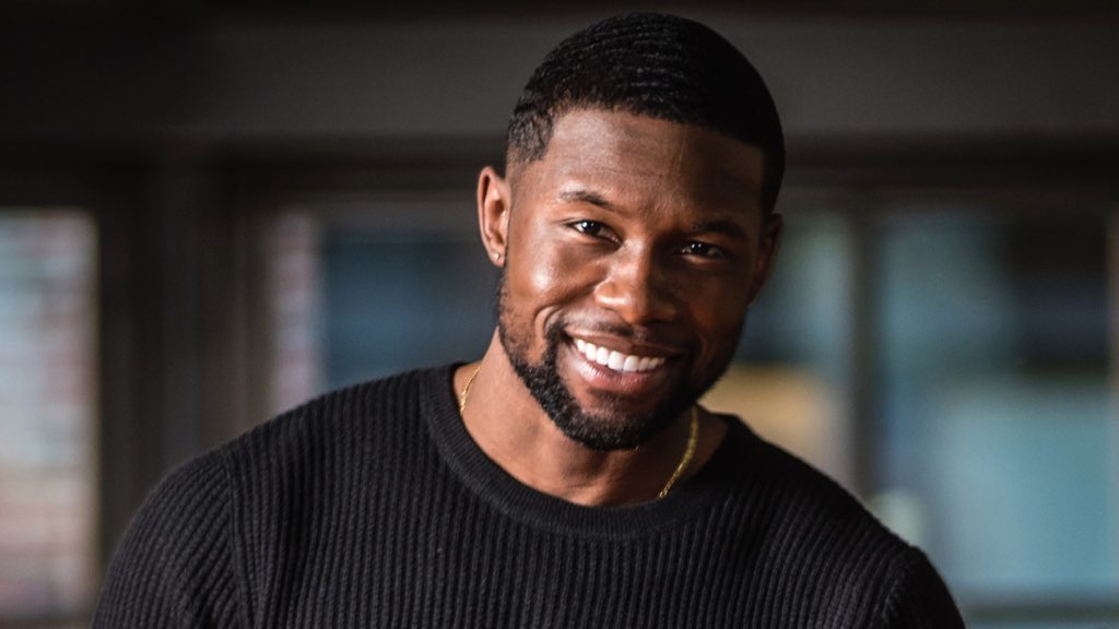 trinnbaby's tweet photo. okay, but this man is beautiful, thank u #birdbox https://t.co/fTGcAUEK1g