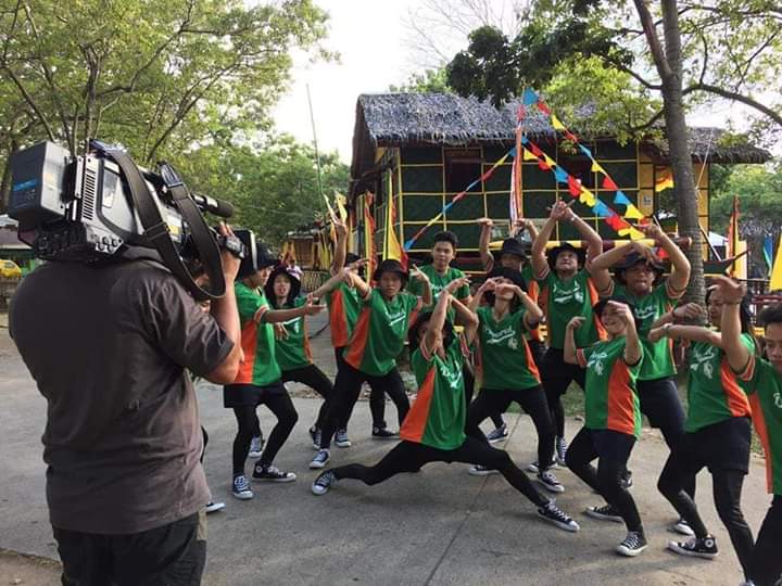 DsquaredCom's tweet photo. BTS of our shoot with Darren Espanto ๐ฝ
Catch us this Sunday
(Dec. 30, 2018) for ASAPNatinTo's yearend episode.
Happy Holidays! ๐๐
๐ผ
#DsquaredCruonASAP
#Budotstotheworld
#MadeinDavao https://t.co/xOEuso1lzO