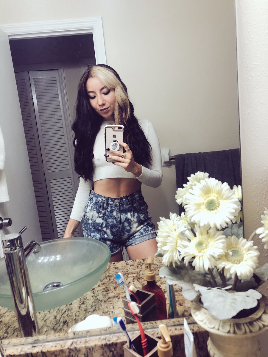 MayanneMadeira's tweet image. When Venus is your ruling planet ✨ #StellarVibes