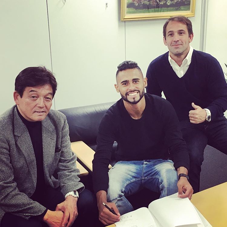 Jun Jun Im Not Agent 湘南に移籍するブラジル人 Leleu 所属している事務所はブラジル系 Brazil Football 左上 面白いことに 実はクライアントを日本チームに入団させるのは初めてではないことが 判明 16年 某ブラジル人が横浜に降り立ったことを