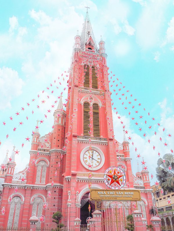 「タンディン教会、予想以上にピンクピンクしてて最高でした・・・・・徒歩五分圏内に住」|寺田てらのイラスト