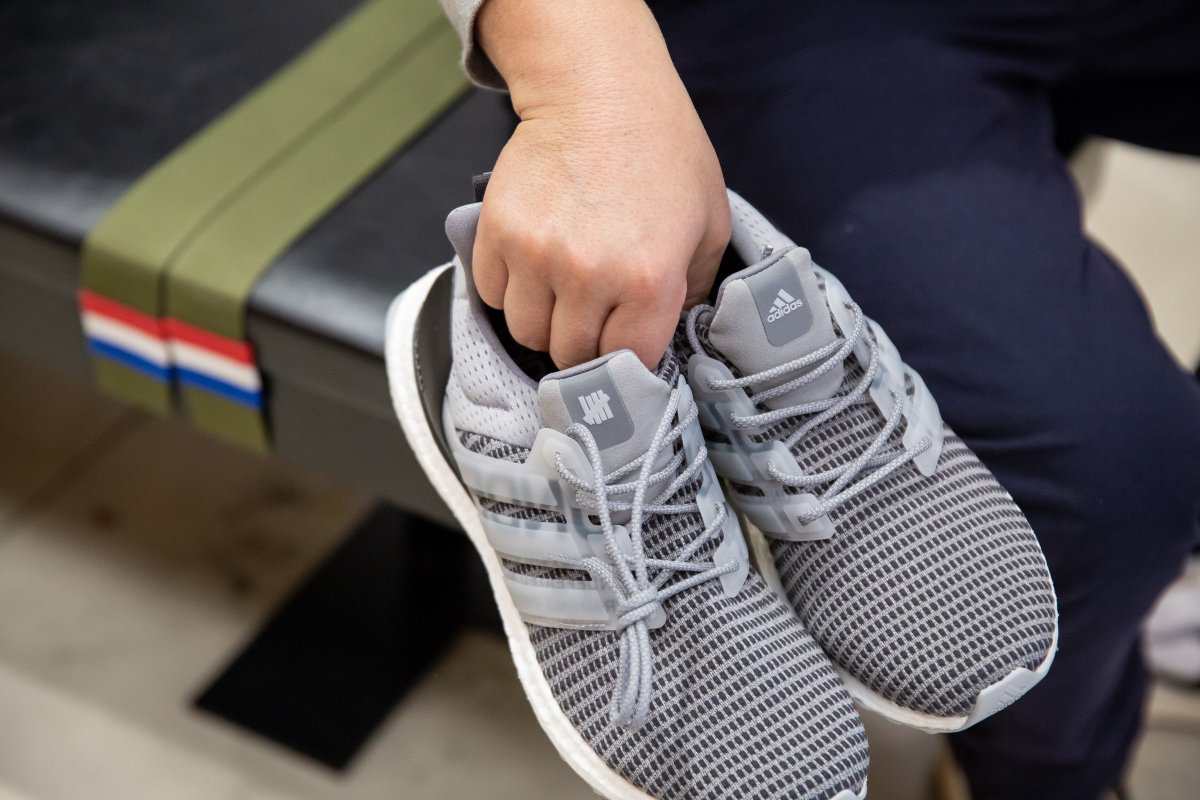 Fashionsnap Com A Twitter 日本を代表するスニーカーショップのキーマンが選ぶ今年のベストスニーカーは そしてダッドスニーカー の次にくるトレンドは何か 6人目はロサンゼルス発の アンディフィーテッド の松下一英 T Co Qg0ja0qbbq