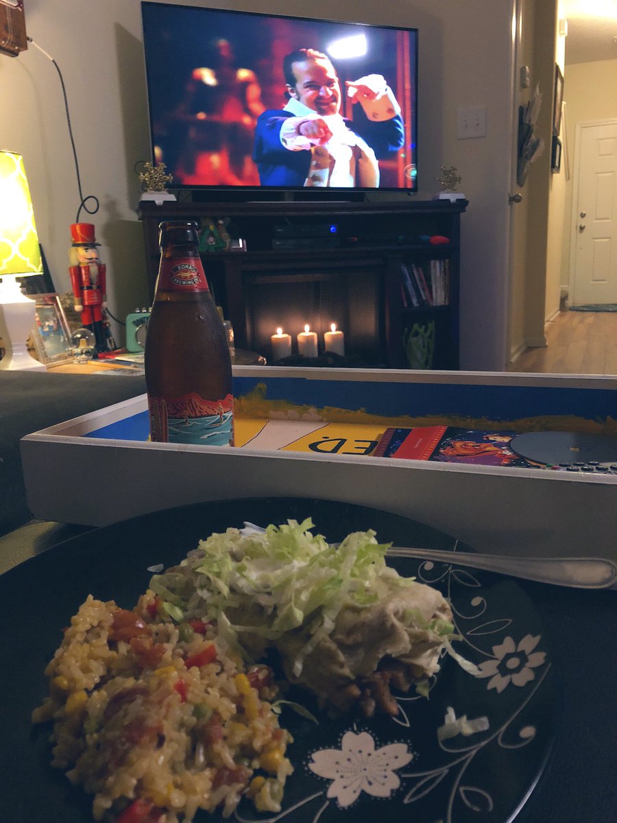 shanwrites's tweet photo. It appears that @Lin_Manuel approves of my dinner choices tonight. Thanks buddy. #KennedyCenterHonors #Hamilton #HomemadeEnchiladas https://t.co/C05hFqNbDX