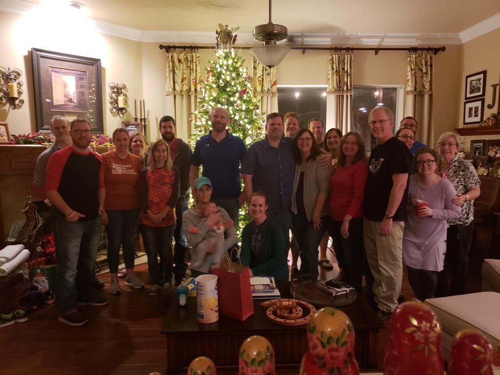 debowalker's tweet image. Love this group!! Thanks to the Johnsons for hosting us!!! #fbcpville #walkerclass #wedolifetogether
