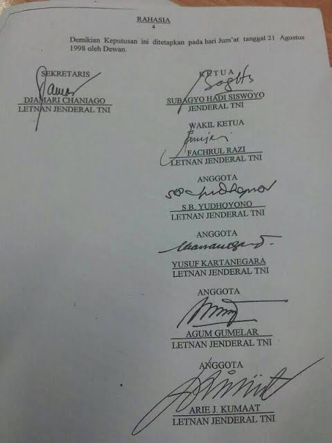 <a href="/NasiimS/">LEBAHMADU</a> <a href="/Ferdinand_Haean/">FERDINAND HUTAHAEAN</a> <a href="/SBYudhoyono/">S. B. Yudhoyono</a> Kamu minta surat pemecatan Prabowo? Mamam nih bukti!