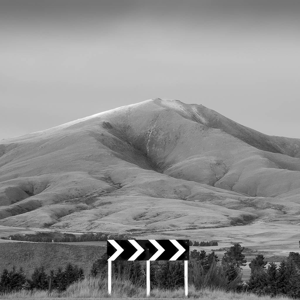 gilli_was_here's tweet photo. Another black and white, with the imaginative name 'Sign'. https://t.co/kMBXtlTTsF