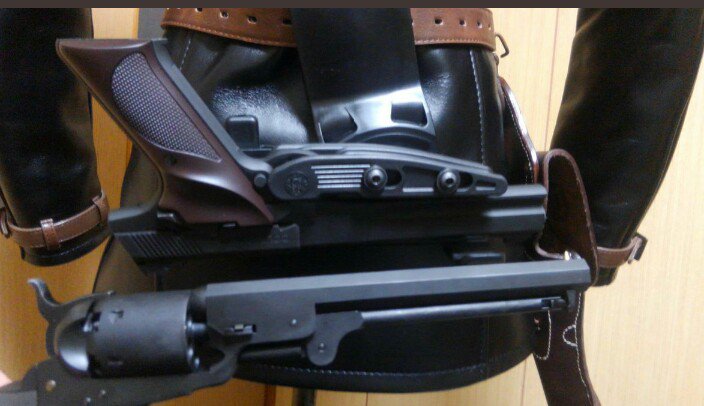 ハルクェイド בטוויטר 既製品装備 カノン Caw コルトm1851navy 森の人 Caw ウッズマン 森の人のホルスター ユニバーサルスピードホルスター ベルト 飯田工房レザーベルト ポーチ アスキー メディアワークスキノのポーチ グローブ