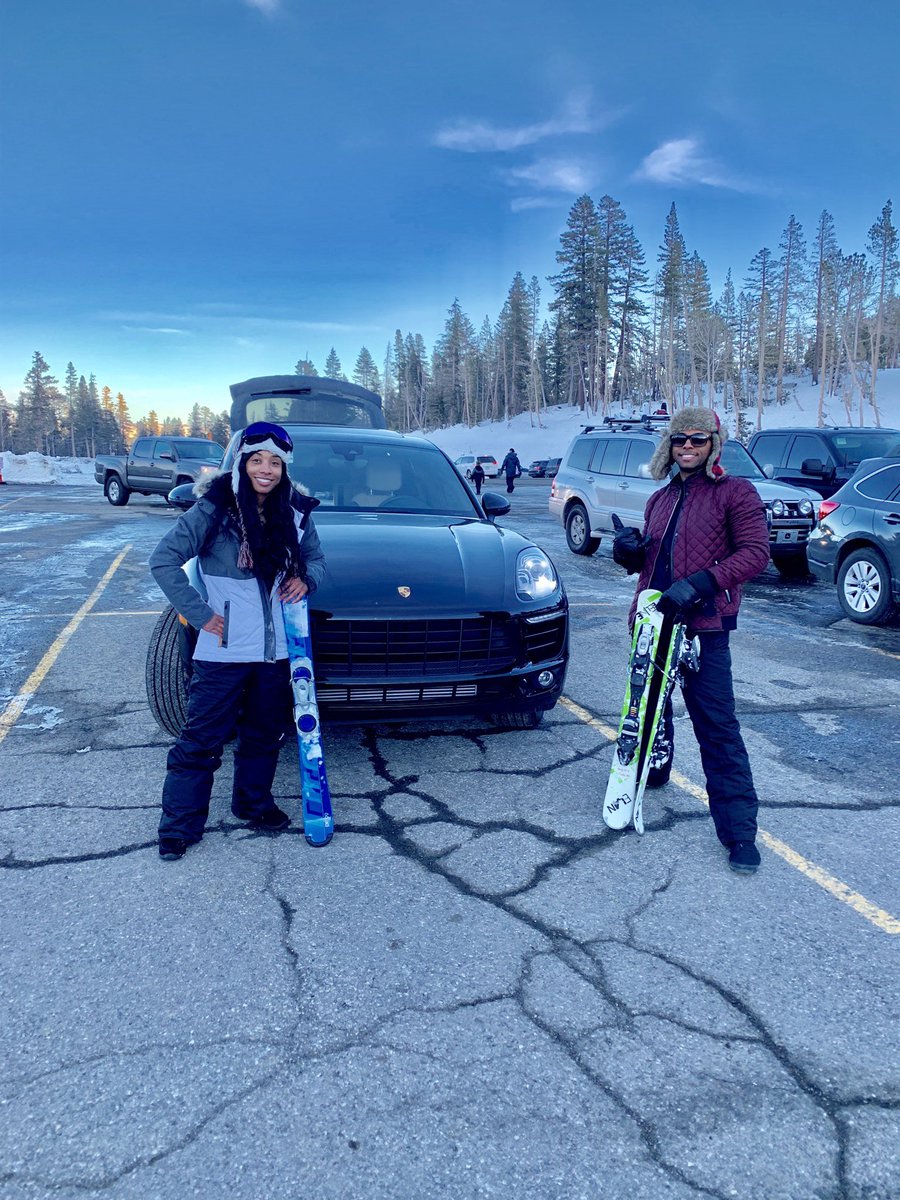 DynamiteTaylor1's tweet photo. Fun little get away for Christmas at Mammoth Mountain with the family. #snowblading #skiing #taylorfam #snowboarding #ilovesnow❄️ https://t.co/20k2imt3l8