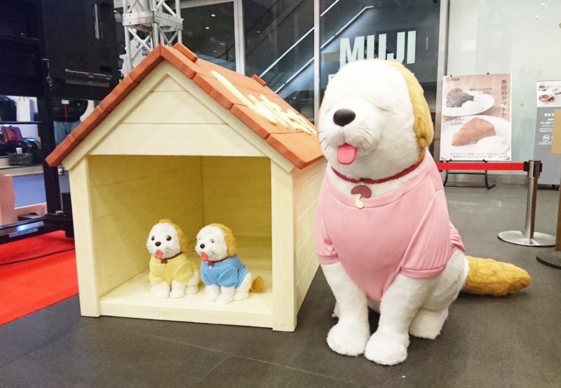 ラブライブ シリーズ公式 A Twitter 本日より新宿ピカデリー1階ロビーにて ラブライブ サンシャイン The School Idol Movie Over The Rainbow 公開に向けての装飾展開が始まりました モニターではtvシリーズの楽曲シーンを上映中 しいたけファミリーもお出迎え