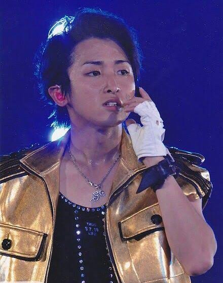 はむさと 大野智のネックレスといえば 08年の成瀬さんビジュでネックレスしてるのが1番最強だと思う