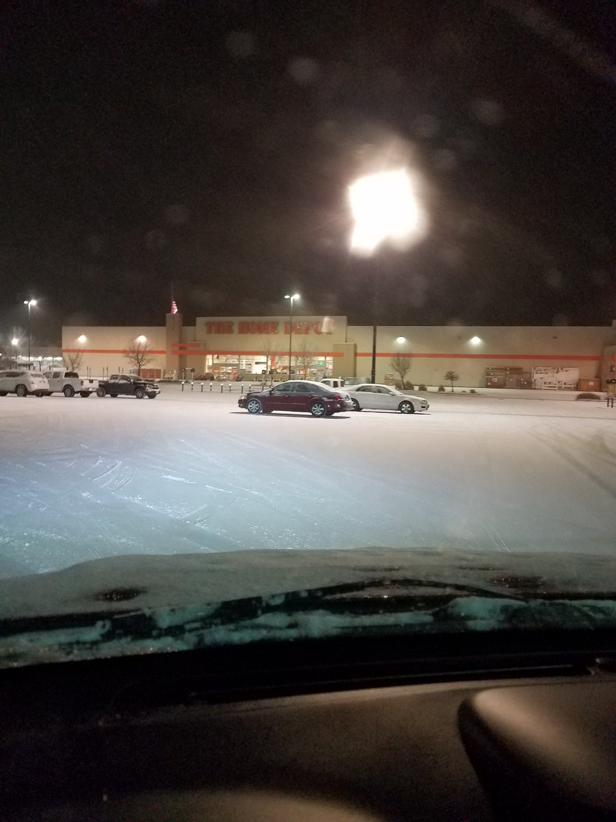 Tori683's tweet photo. Snow came tonight at #unstoppable4422  thank you drew harman for brushing off and clearing all our windows...what a great..leader!! https://t.co/kp4mL2WLy9
