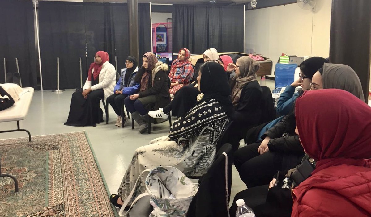 DAH_Youth's tweet photo. Tonight’s #FastAndLearn served as a stern reminder that every soul shall taste death. The goal with discussing topics like this is to remind the youth to work for the life after.
#dahyouth #ghusul #death #shrouding #demonstration #sisterhood #strength #compassion https://t.co/Uhzo4WUpYq